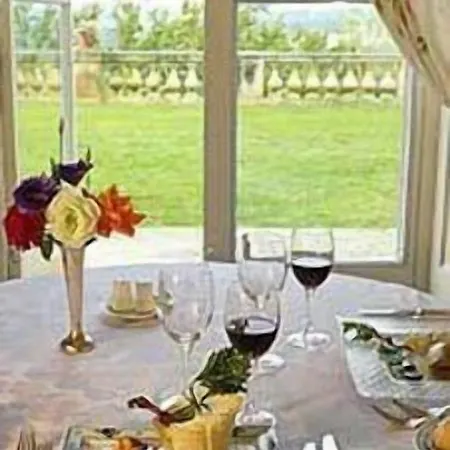 Bed & Breakfast Chateau De Larroque Gimont