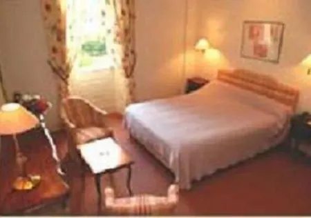 Chateau De Larroque Bed & Breakfast