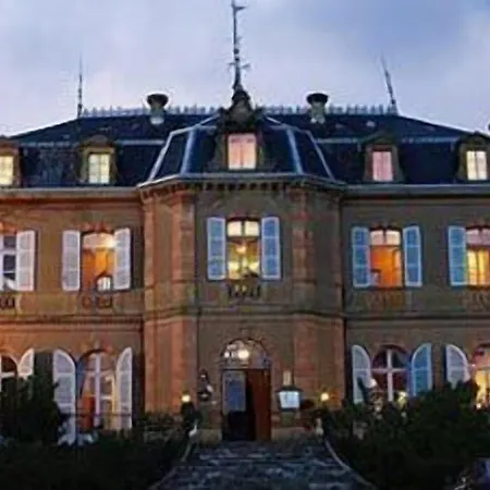 Chateau De Larroque Bed & Breakfast 3*