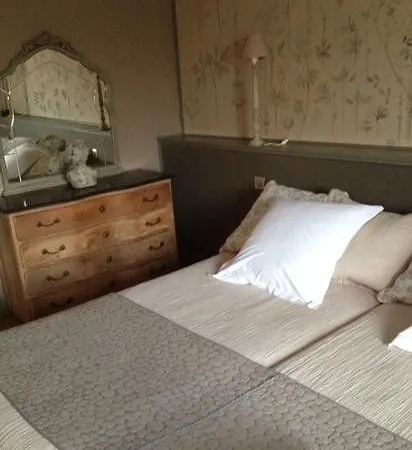 Bed & Breakfast Chateau De Larroque Gimont