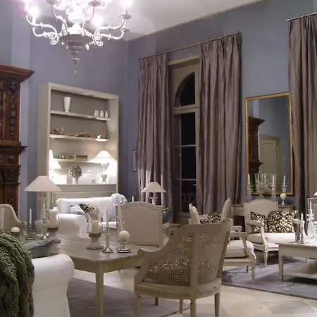 Chateau De Larroque 3*